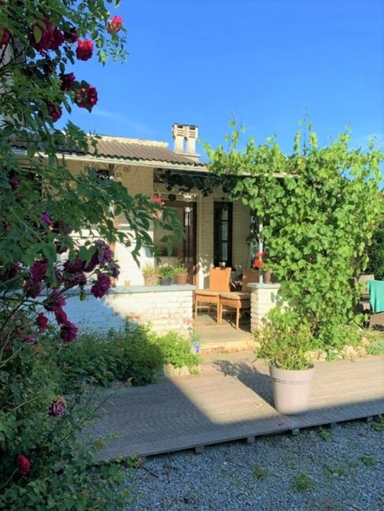Gîte: À la courbe du fleuve Godinne Exterior foto